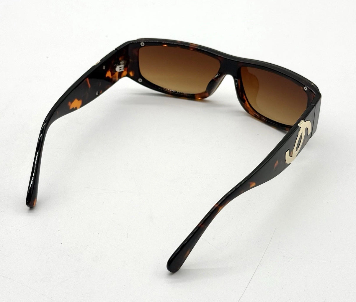 CHANEL 5072 tortoiseshell sunglasses