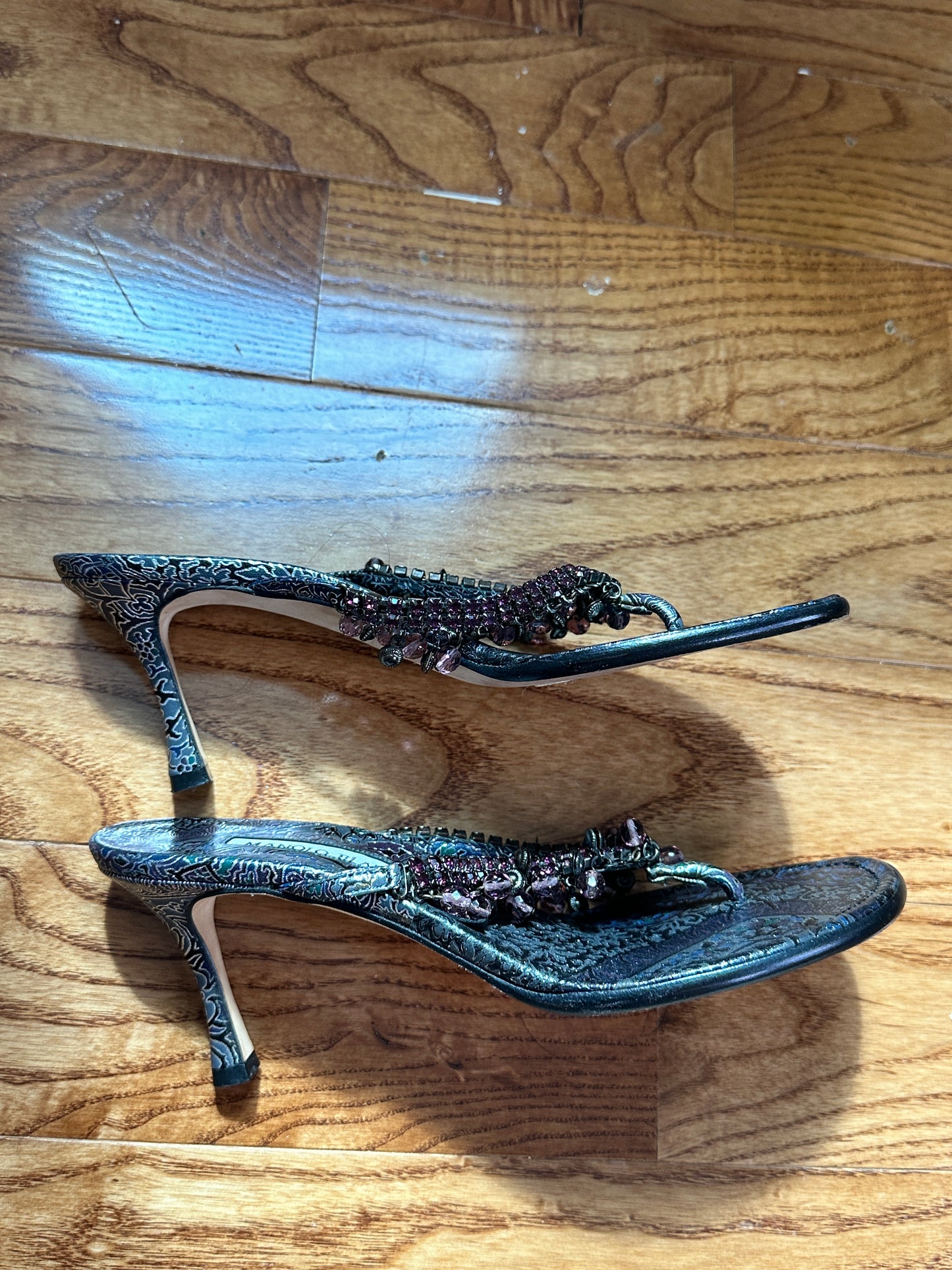 MANOLO BLAHNIK crystal thong kitten heels 37