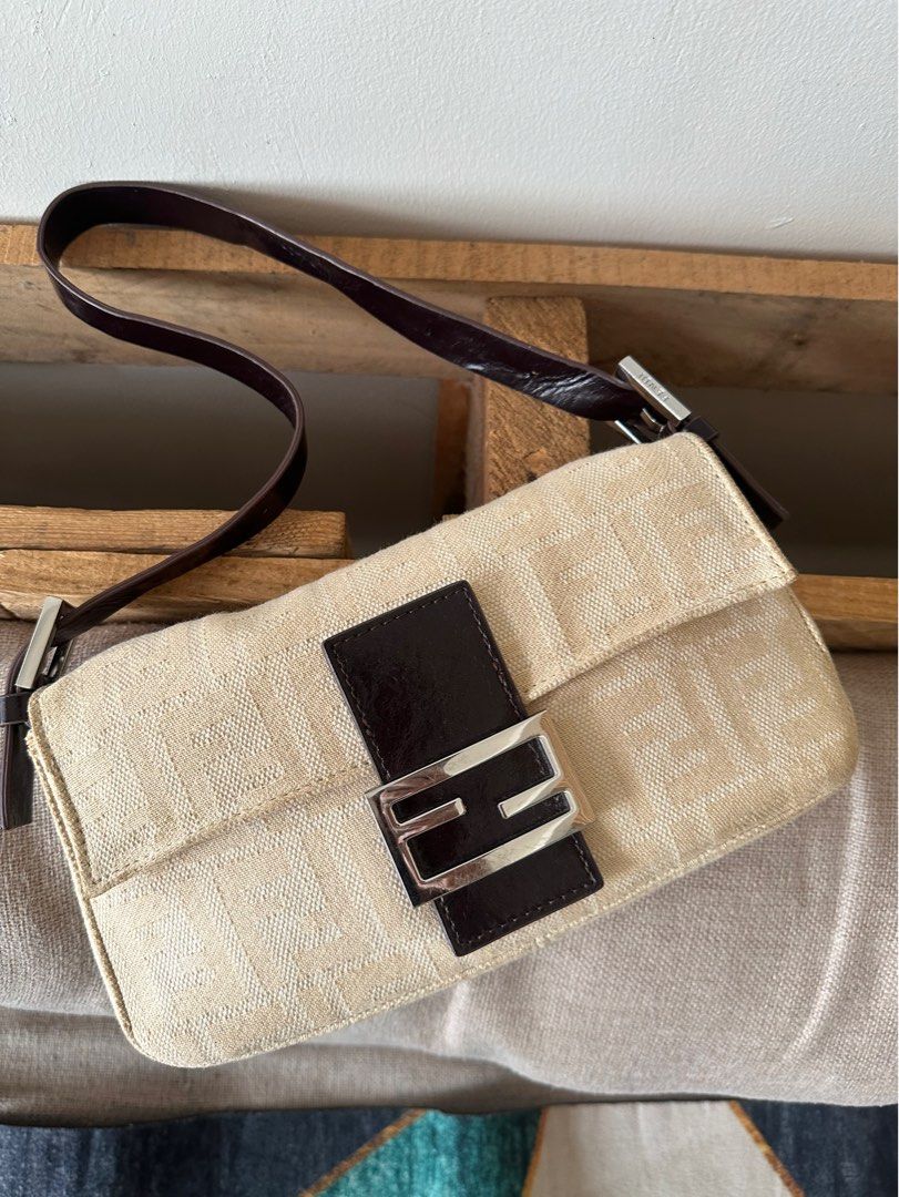 FENDI beige zucca baguette