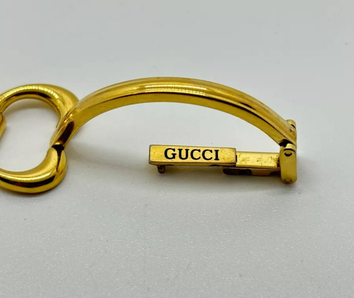 GUCCI 1600 seashell watch