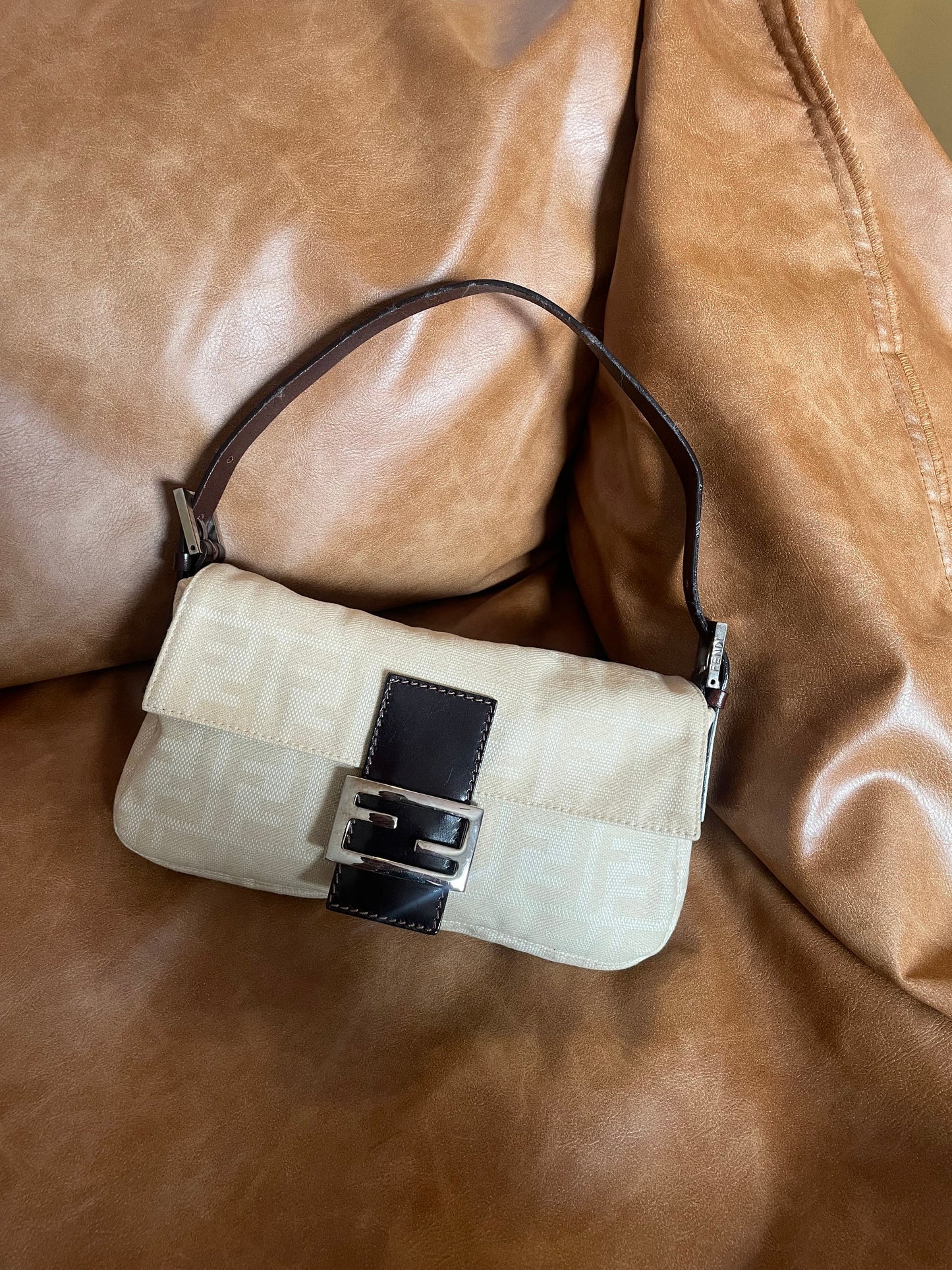 FENDI beige zucca baguette