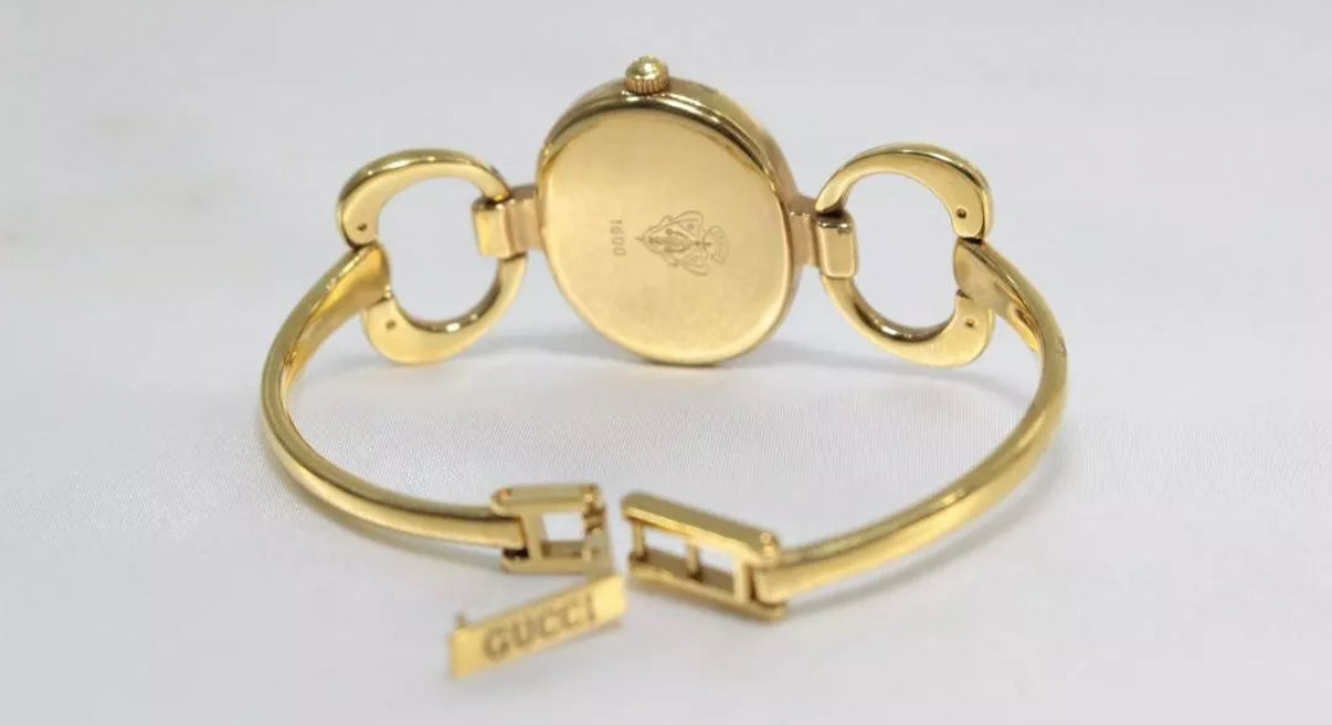GUCCI 1600 seashell watch