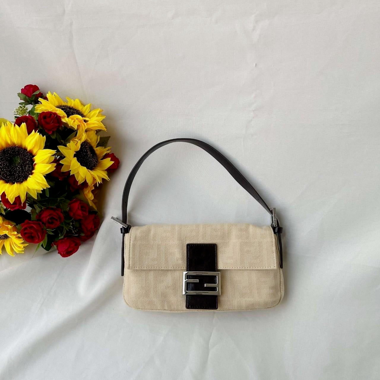 FENDI beige zucca baguette