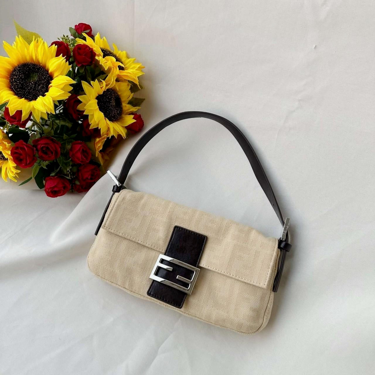 FENDI beige zucca baguette
