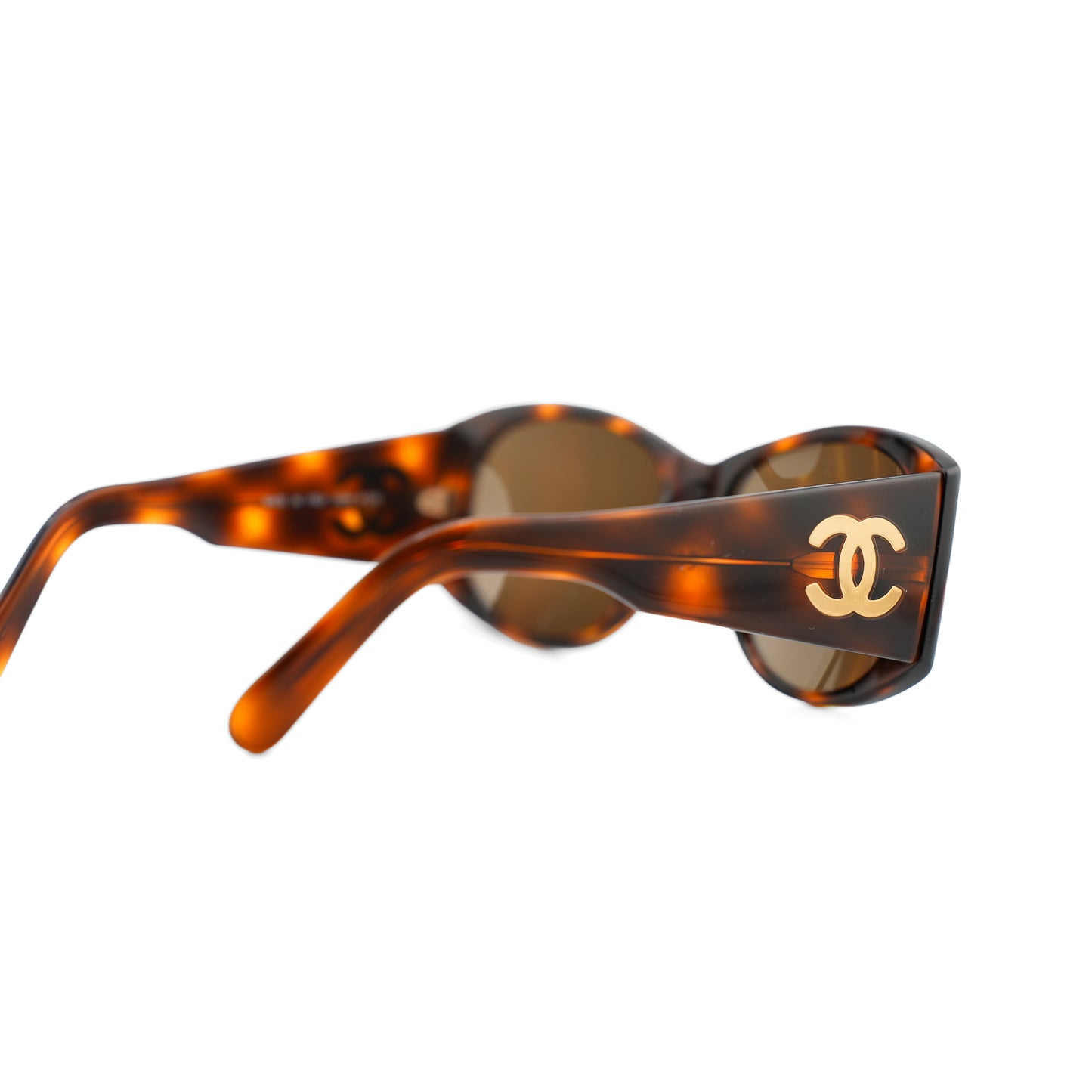 CHANEL 05246 tortoiseshell sunglasses