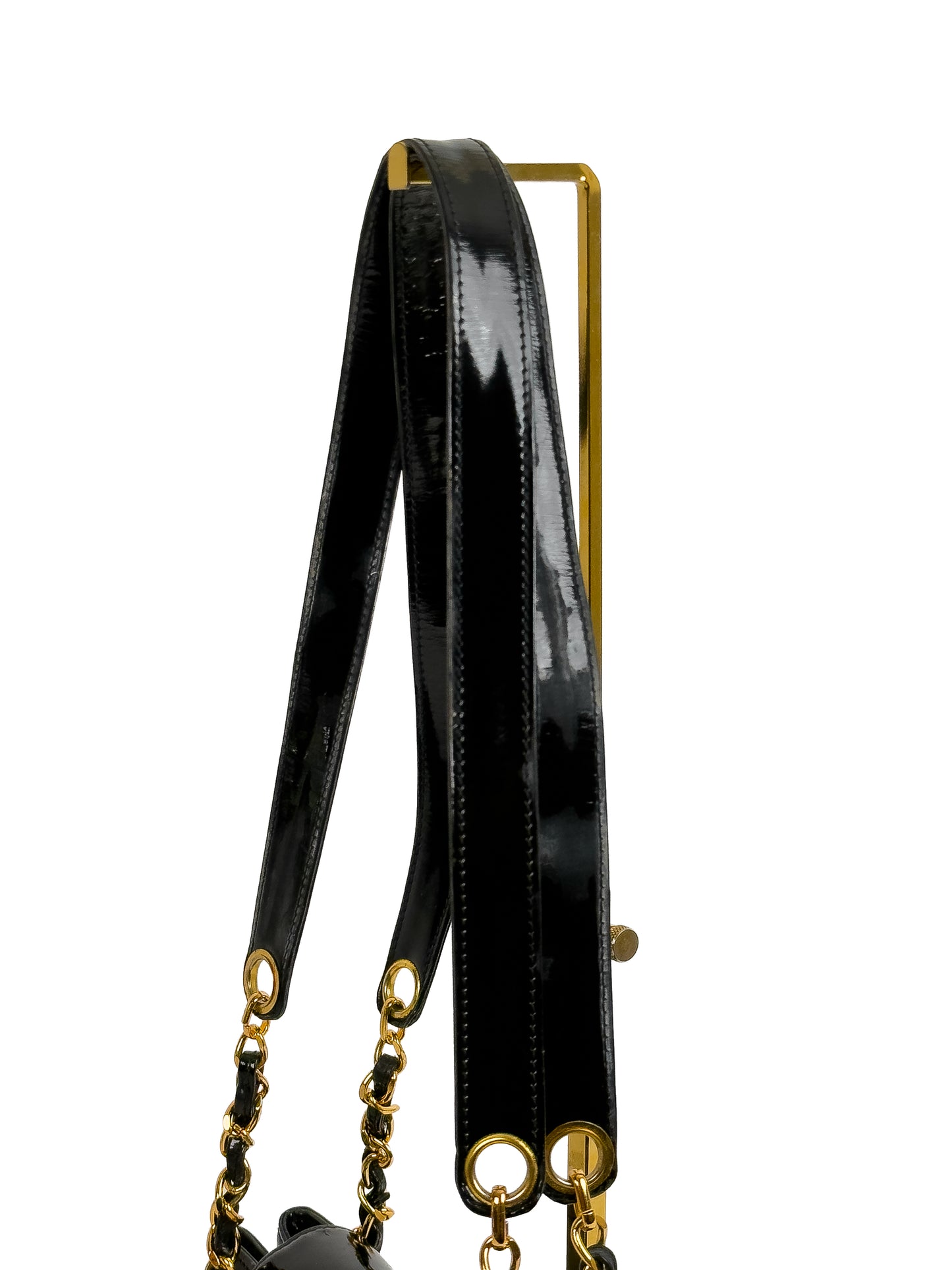 CHANEL patent leather CC shoulder bag