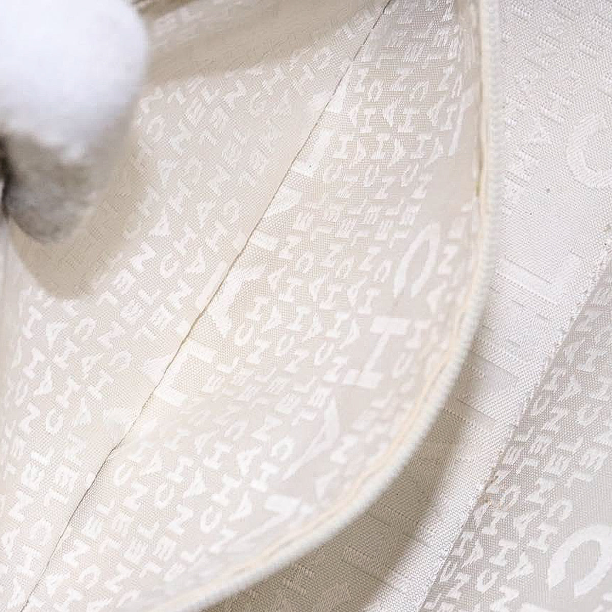 CHANEL cream matelasse lambskin accordion shoulderbag