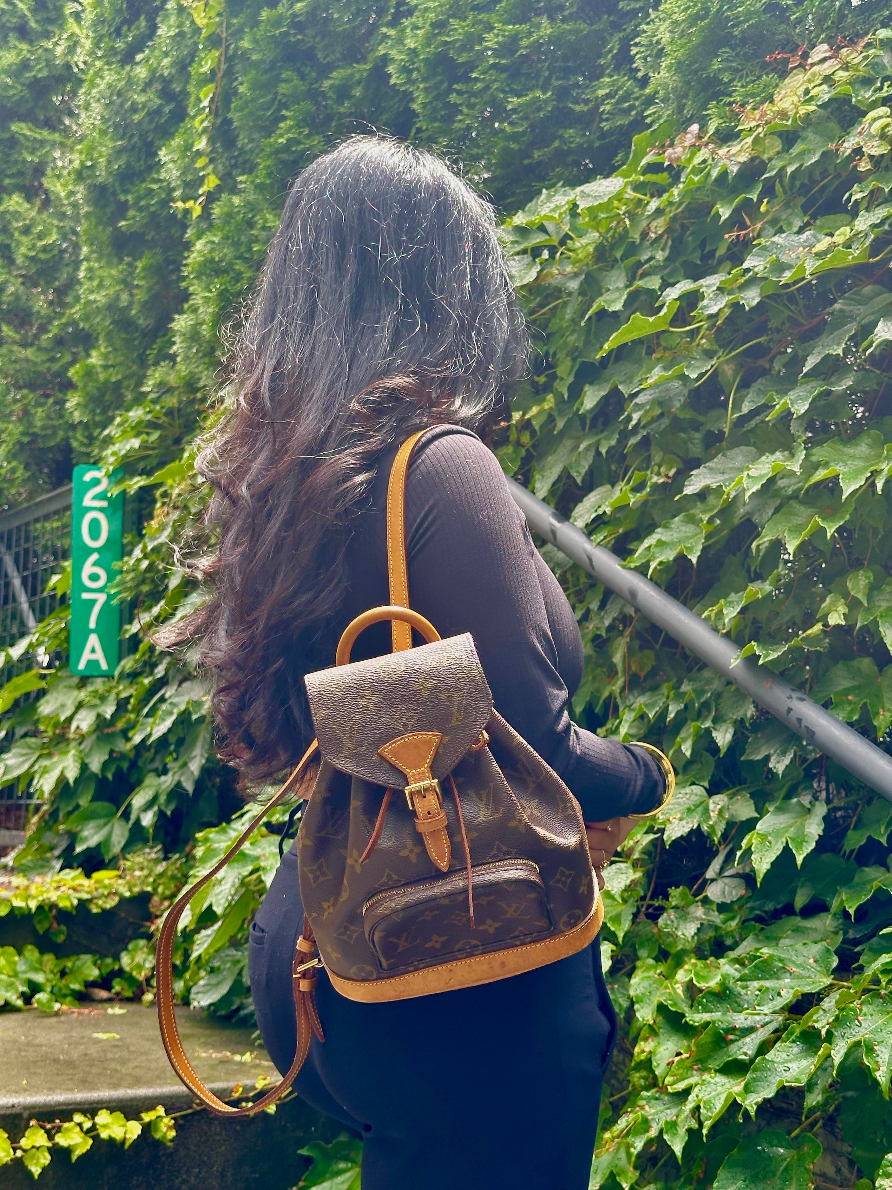 louis vuitton backpack sizes Monogram Macassar Christopher MM Modaselle A drawstring and press LOUIS VUITTON Monogram Canvas Montsouris