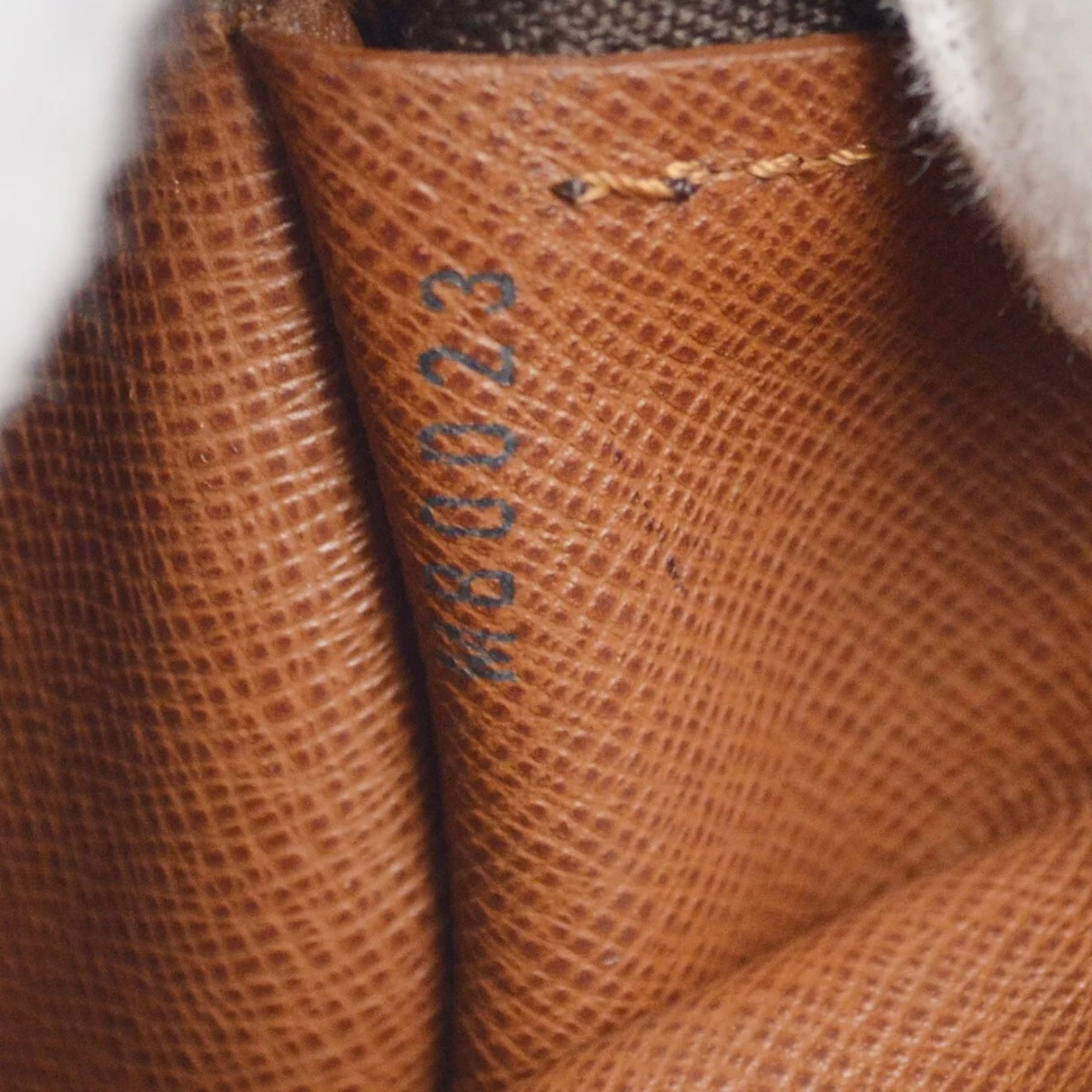 LOUIS VUITTON papillon 30
