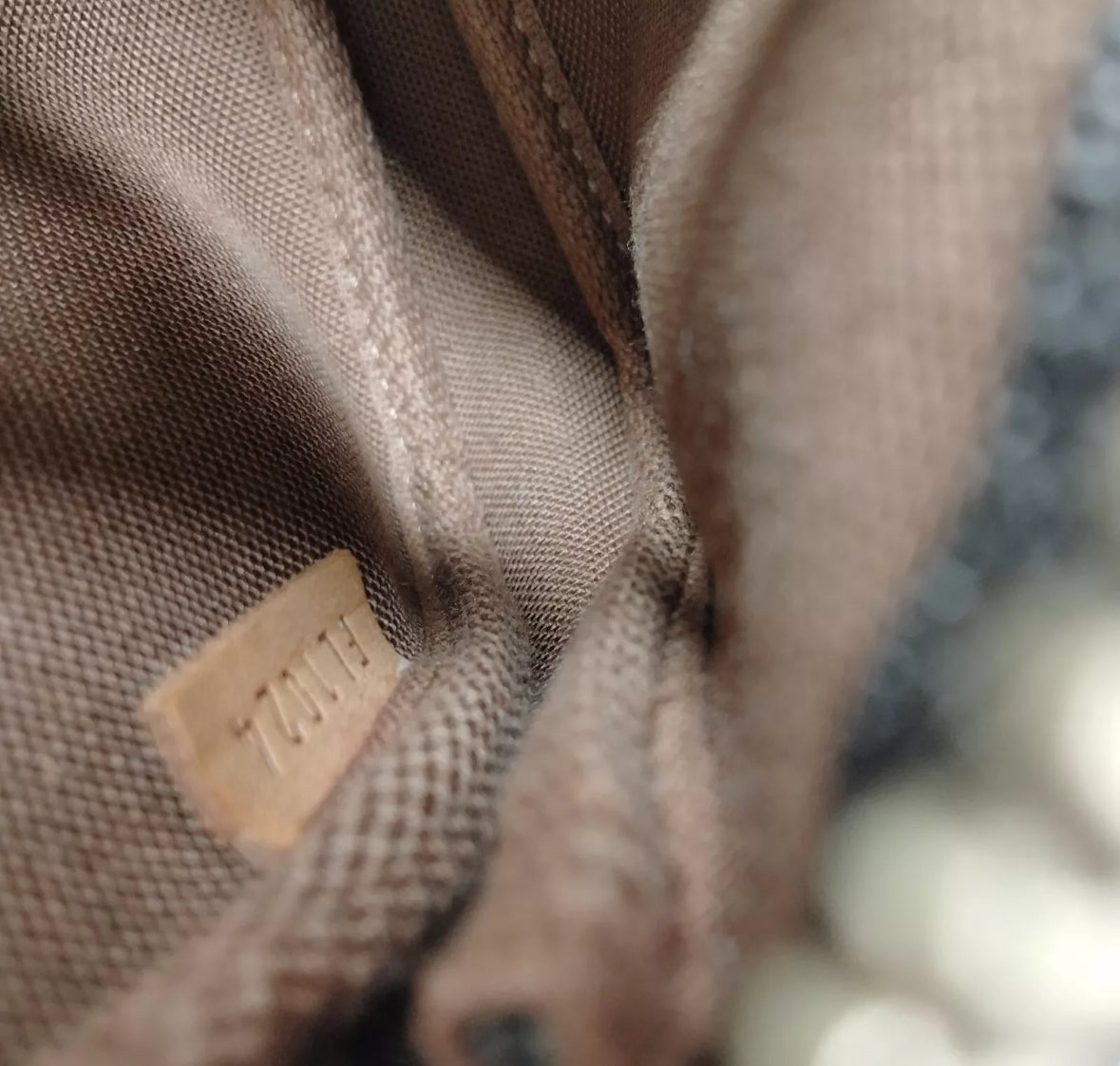 LOUIS VUITTON mini chain pochette