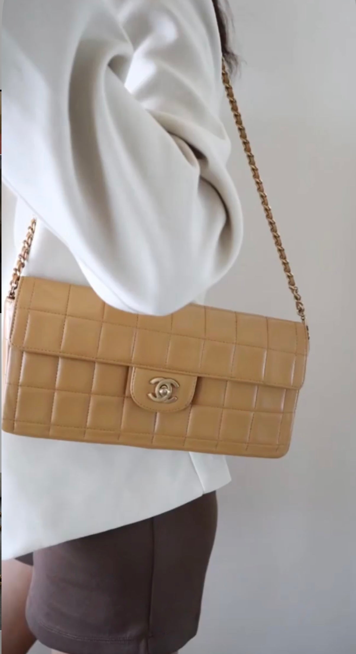 CHANEL beige lambskin chocolate bar shoulder bag
