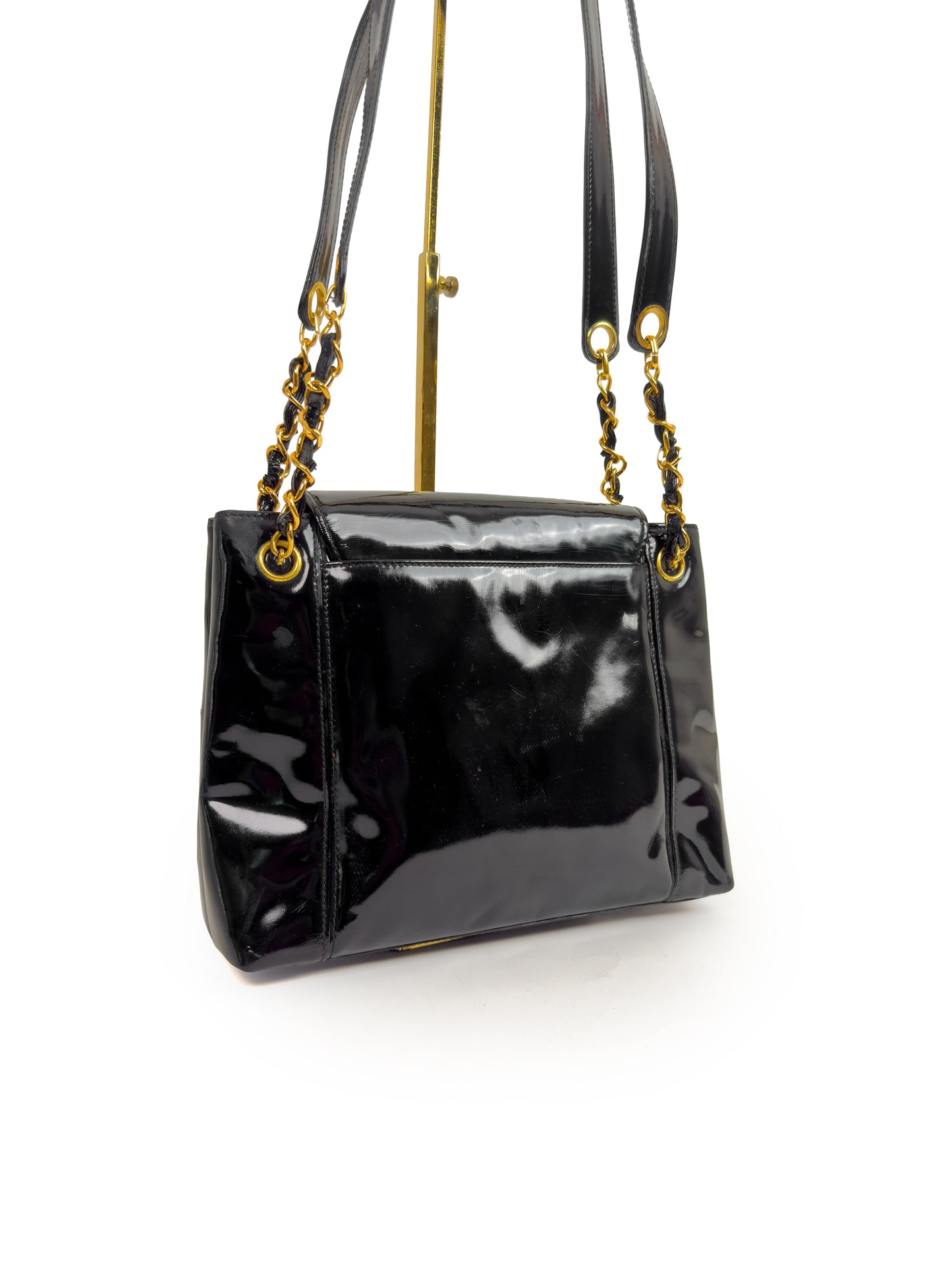 CHANEL patent leather CC shoulder bag