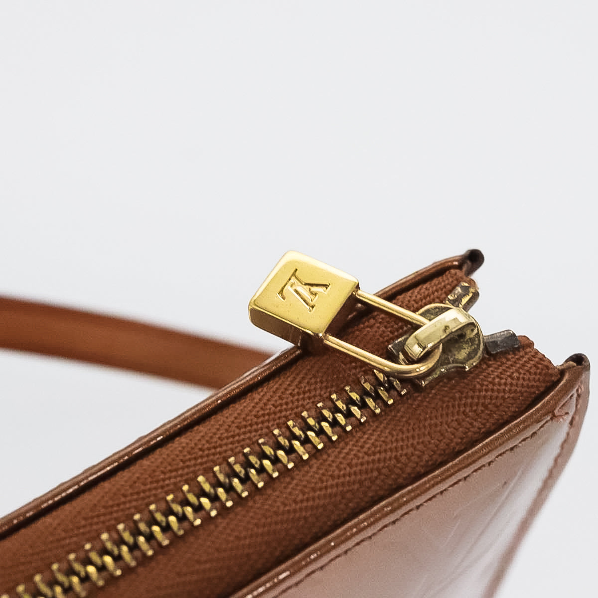 LOUIS VUITTON vernis lexington pochette