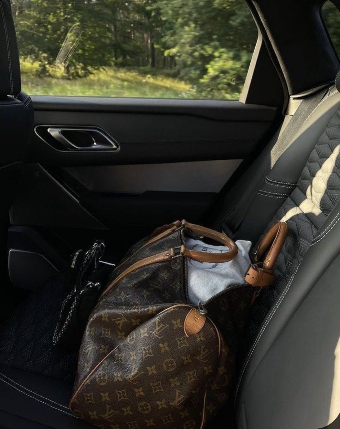 LOUIS VUITTON Keepall 60