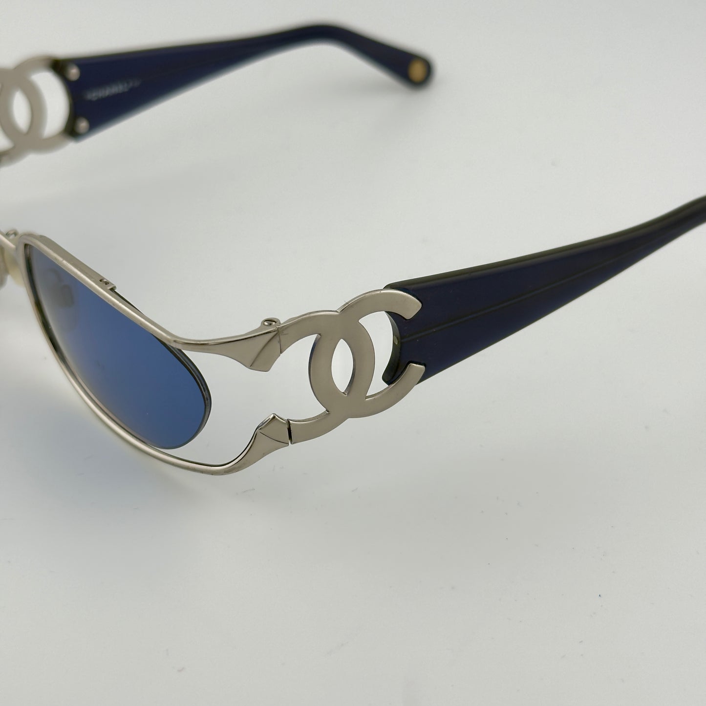 CHANEL CC blue chrome sunglasses 4023