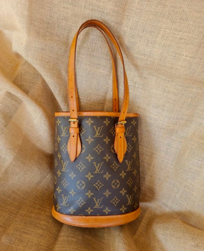 LOUIS VUITTON bucket PM