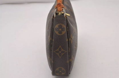 LOUIS VUITTON pochette