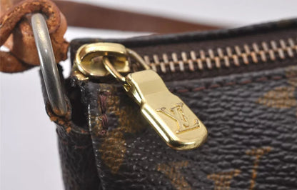 LOUIS VUITTON pochette