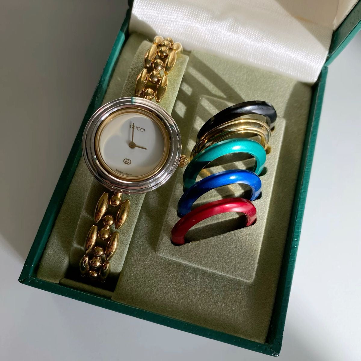 GUCCI interchangeable bezel watch set