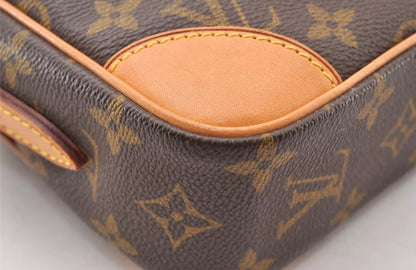 LOUIS VUITTON trocadero 23 crossbody