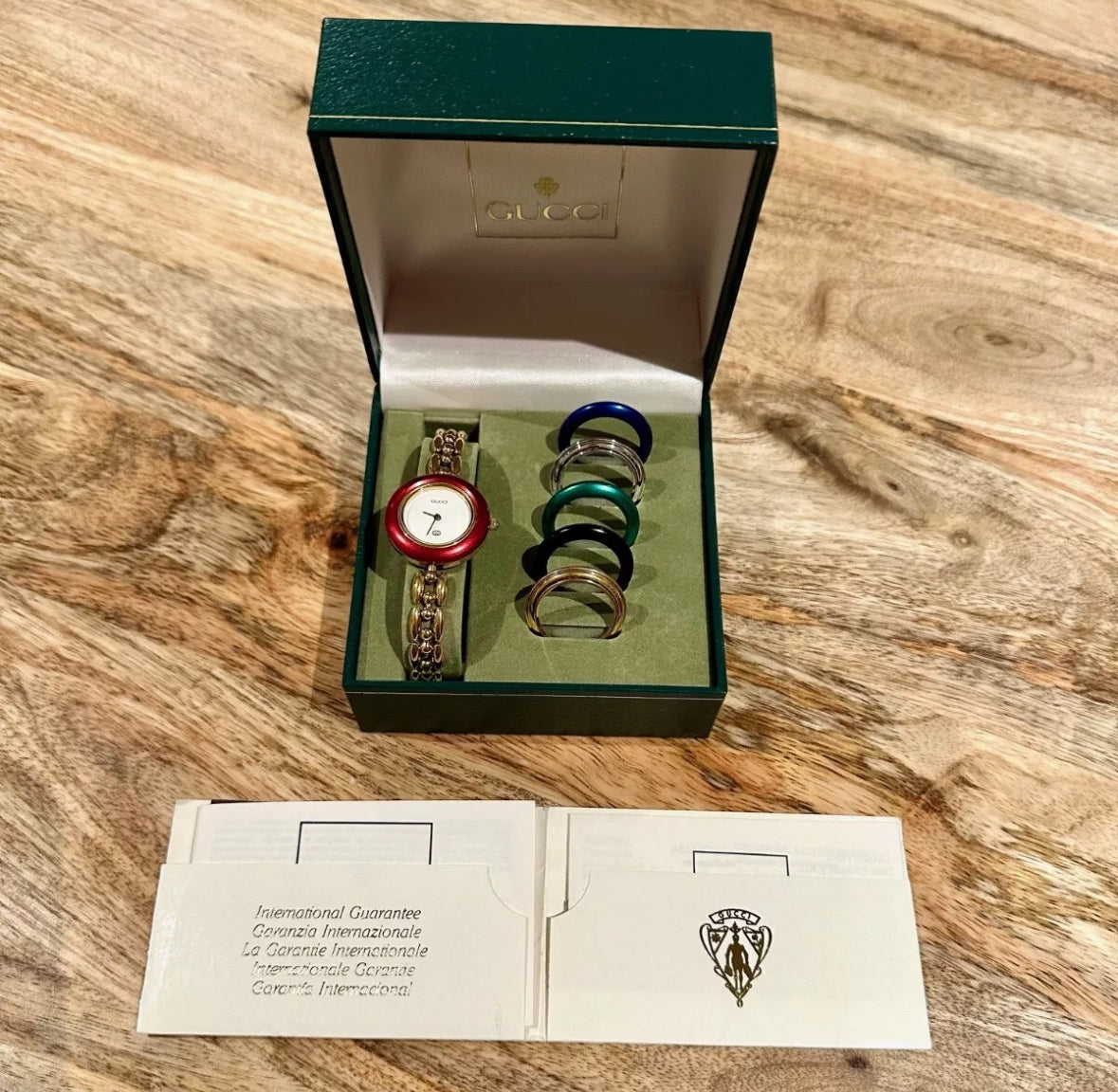 GUCCI interchangeable bezel watch set