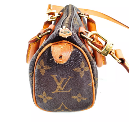 LOUIS VUITTON mini speedy with strap