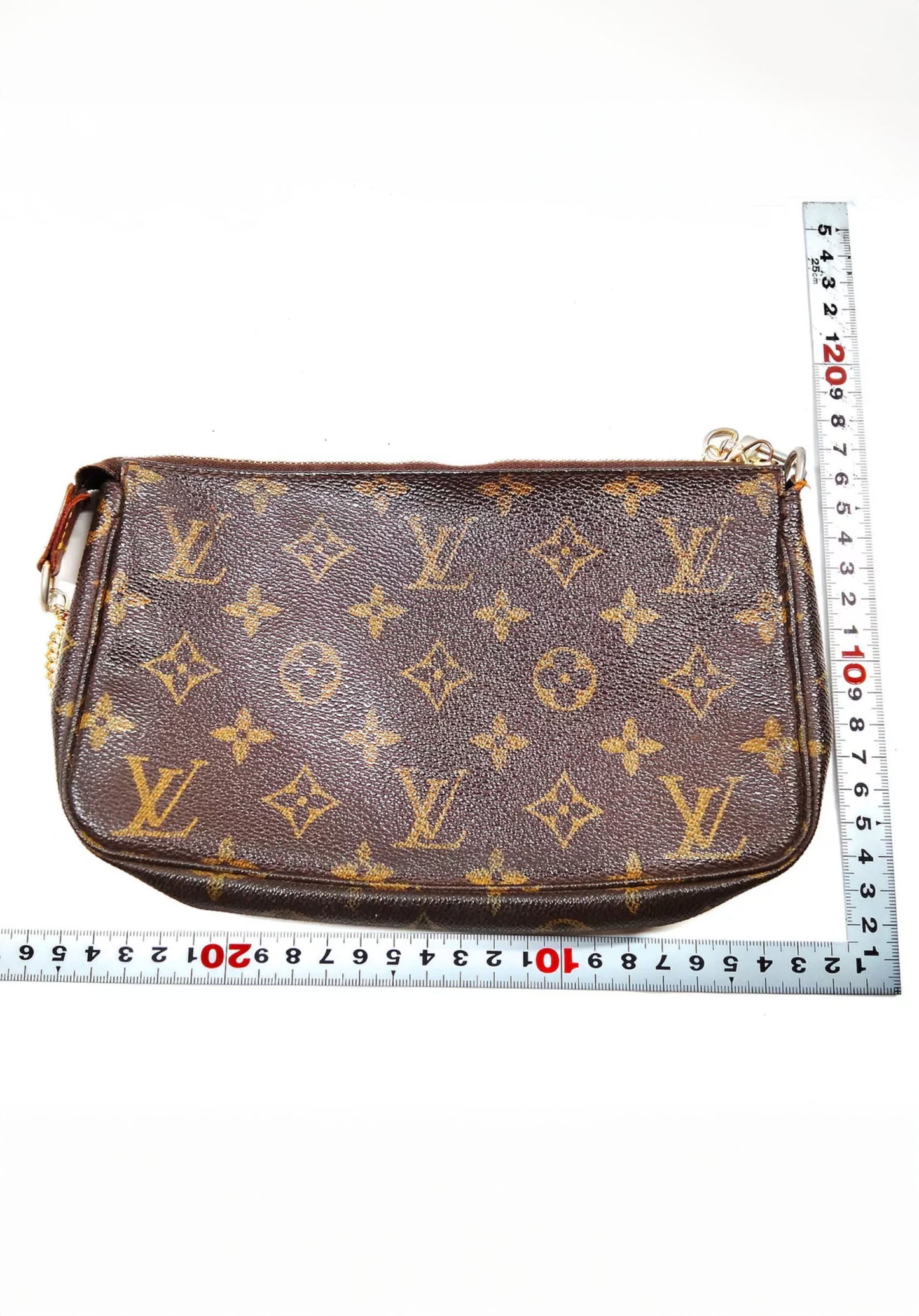 LOUIS VUITTON gold chain pochette