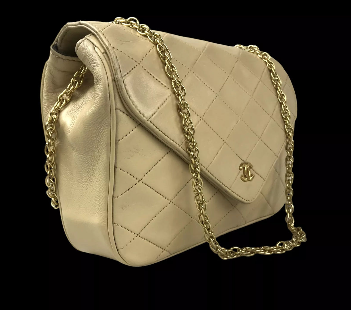 CHANEL matelasse leather coco chain shoulderbag