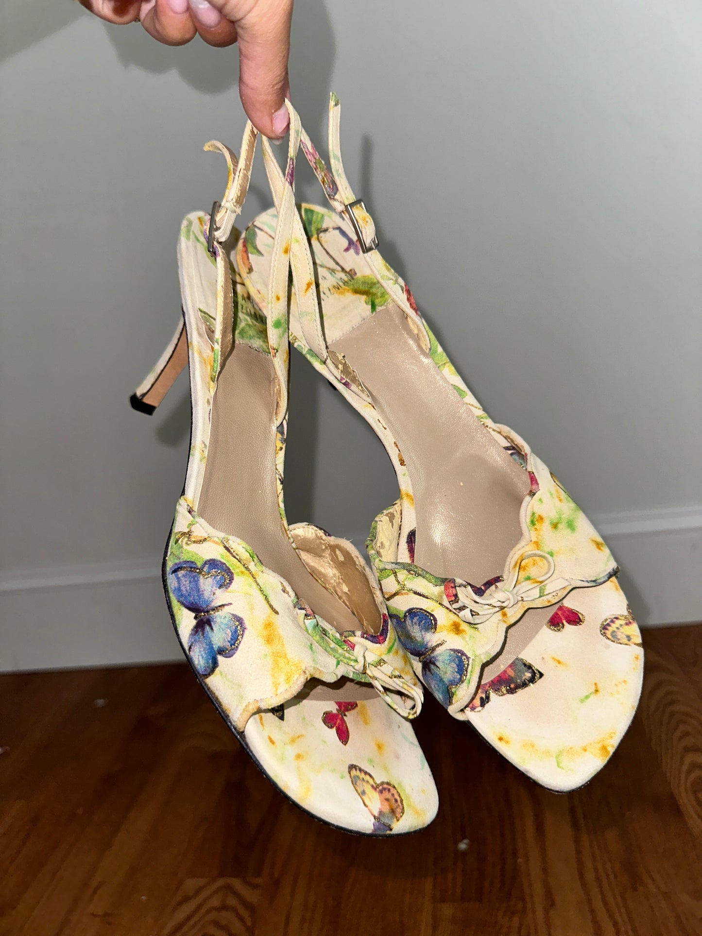 STUART WEITZMAN shimmer butterfly slingbacks 38