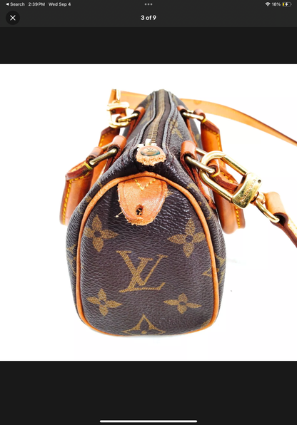 LOUIS VUITTON mini speedy with strap