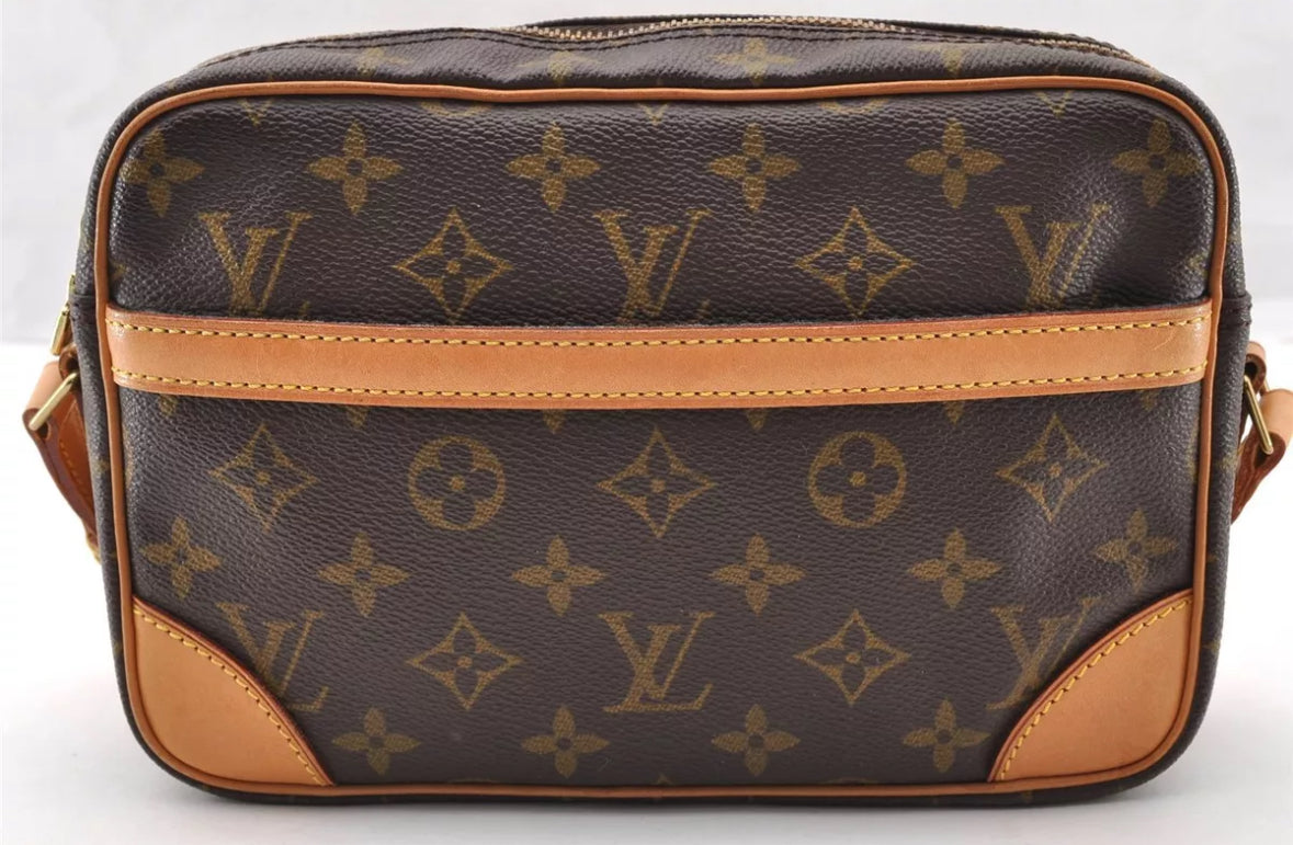 LOUIS VUITTON trocadero 23 crossbody