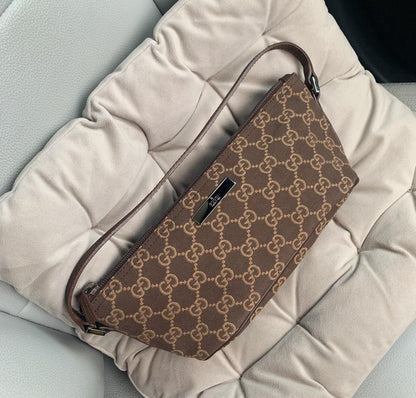 GUCCI boat pochette