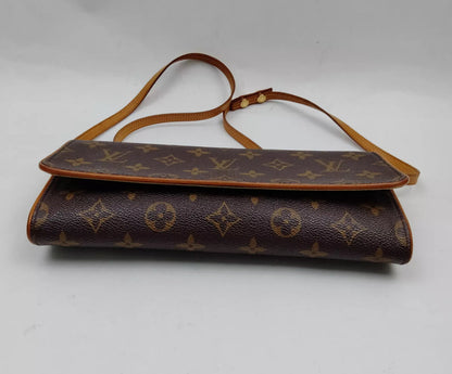 LOUIS VUITTON pochette twin GM