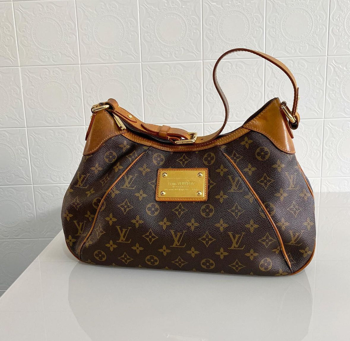 LOUIS VUITTON thames pm shoulderbag