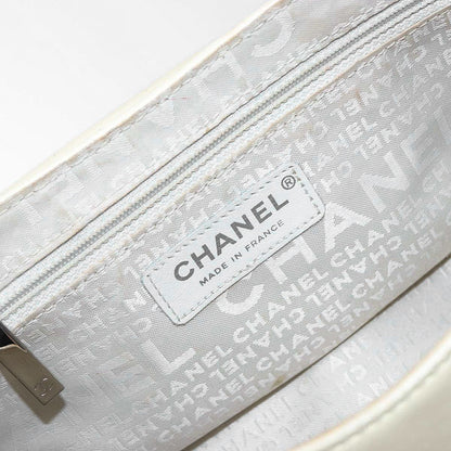 CHANEL cream matelasse lambskin accordion shoulderbag