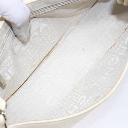 CHANEL cream matelasse lambskin accordion shoulderbag