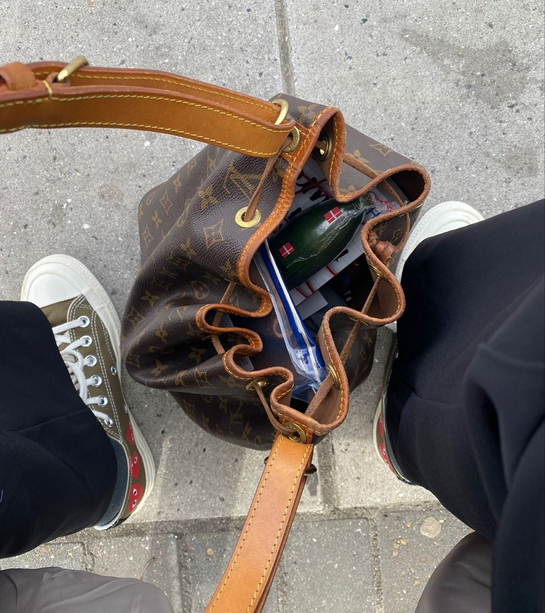 LOUIS VUITTON petit noe drawstring bag