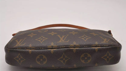 LOUIS VUITTON pochette