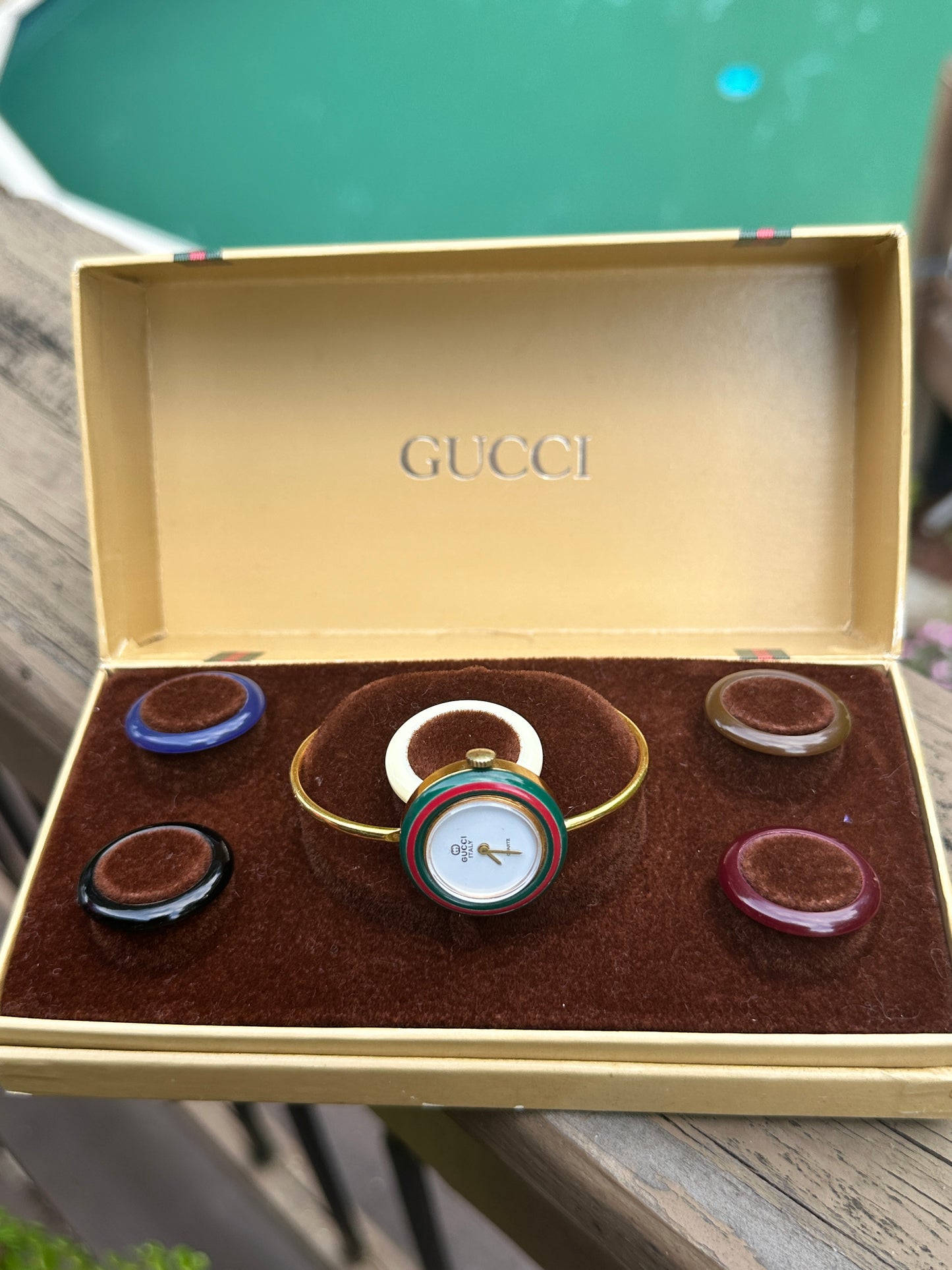 GUCCI interchangeable bezel bangle watch set