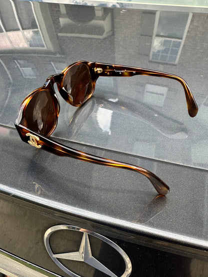 CHANEL 01452 tortoiseshell sunglasses