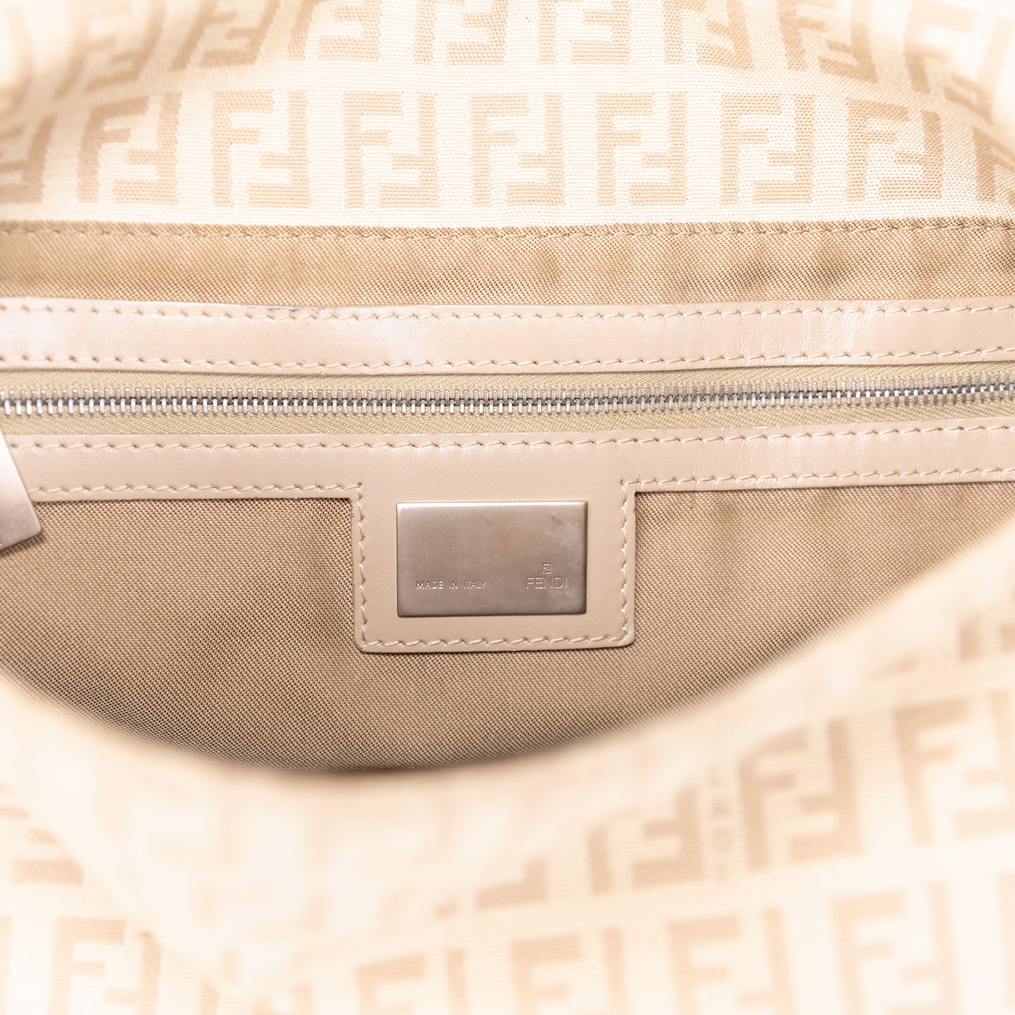 FENDI beige mamma baguette