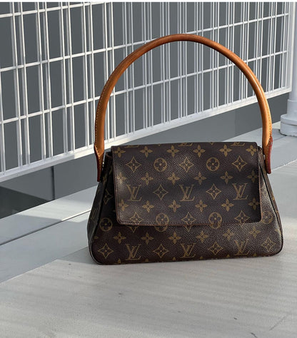 LOUIS VUITTON mini looping bag