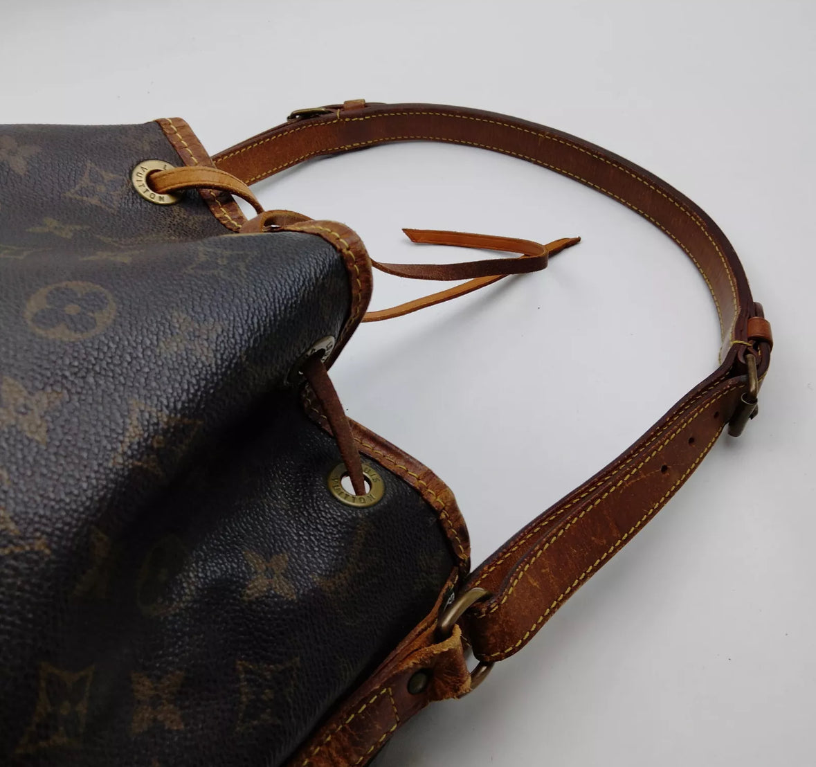 LOUIS VUITTON petit noe drawstring bag