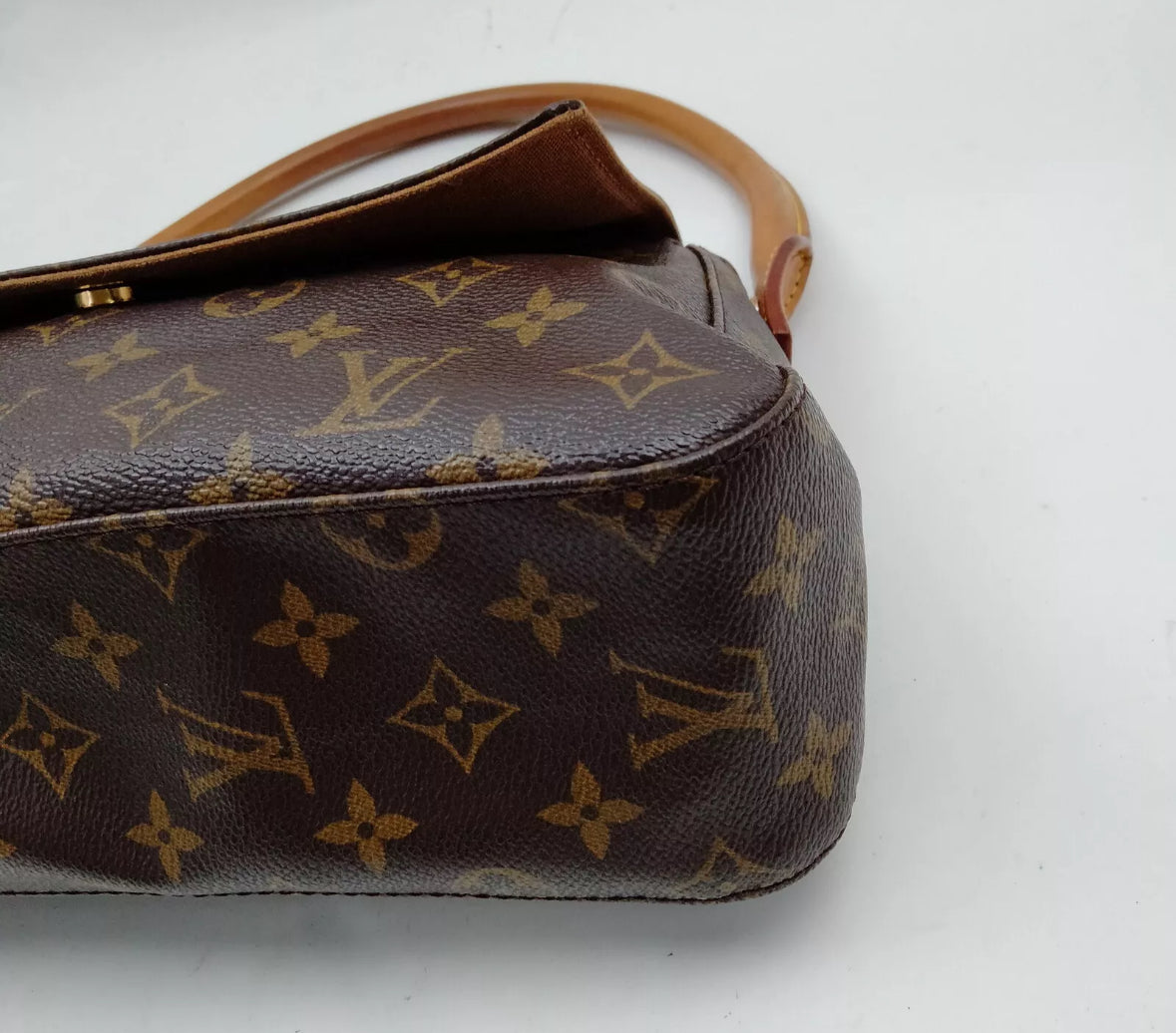 LOUIS VUITTON mini looping bag