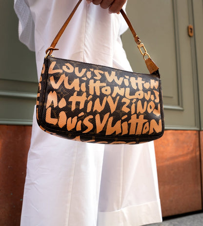 LOUIS VUITTON x Stephen Sprouse graffiti pochette