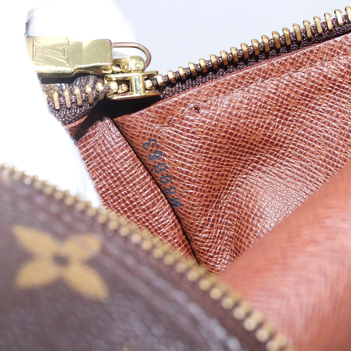 LOUIS VUITTON papillon 30