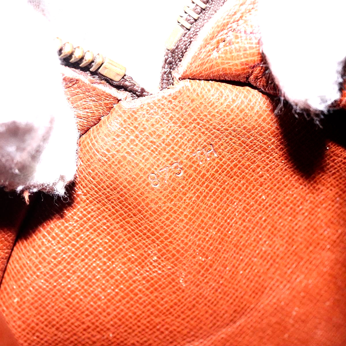 LOUIS VUITTON papillon 26