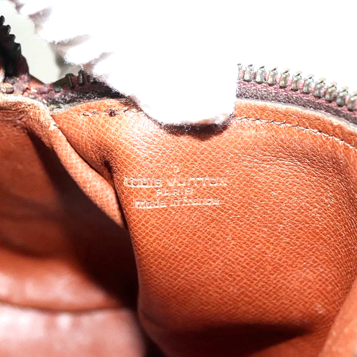 LOUIS VUITTON papillon 26