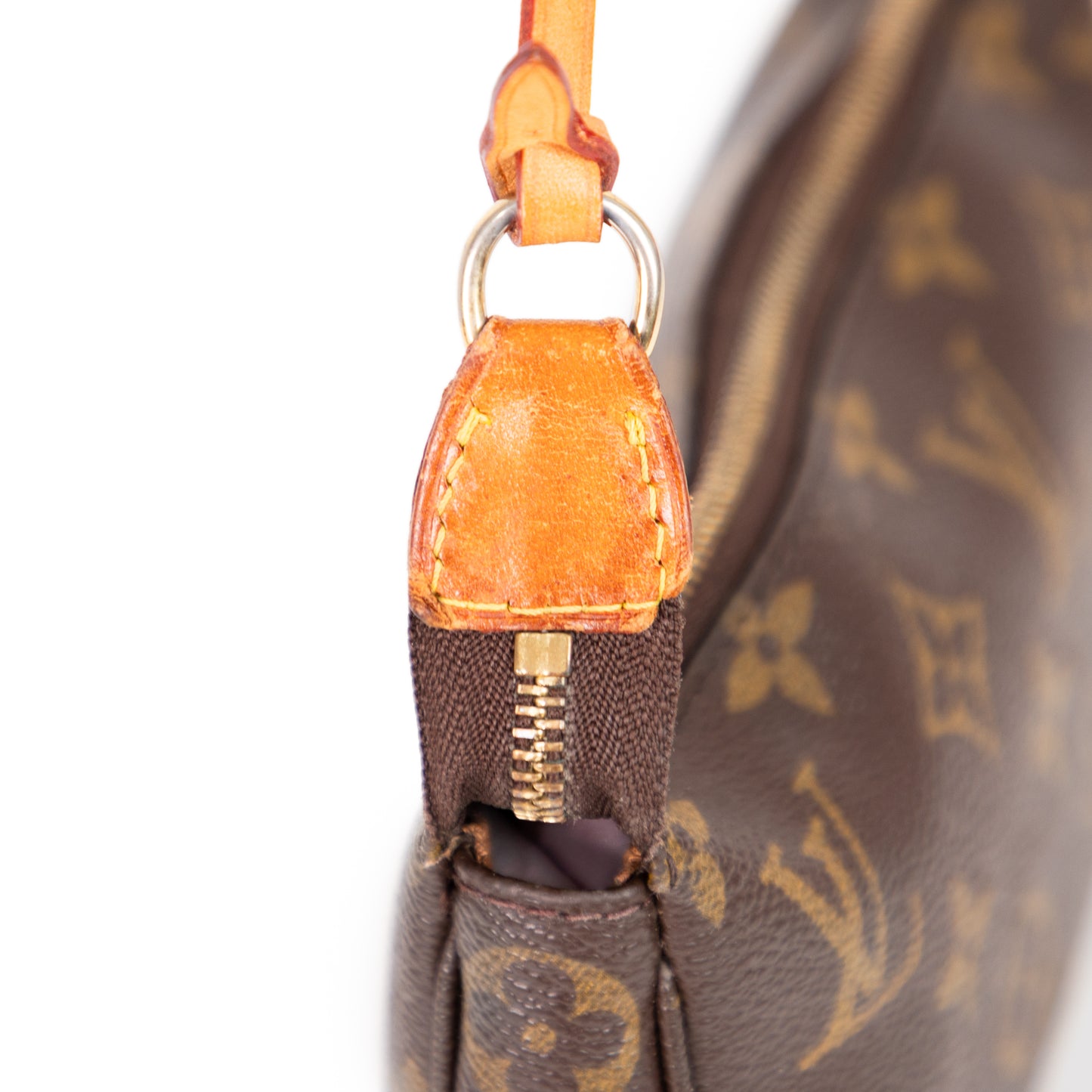 LOUIS VUITTON pochette