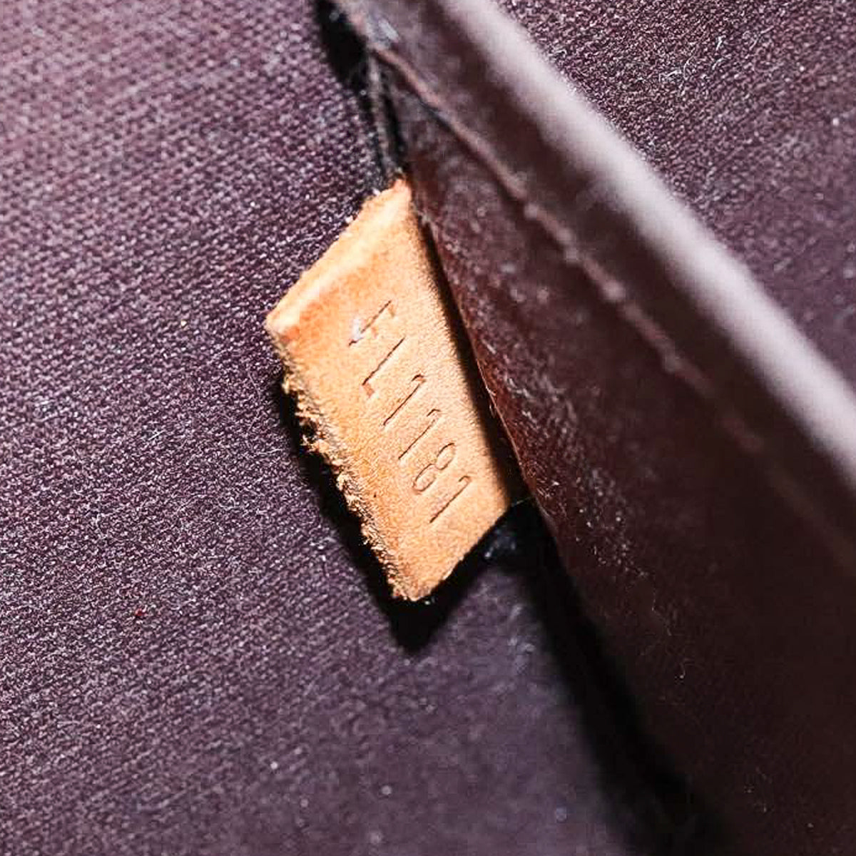 LOUIS VUITTON amarante sherwood